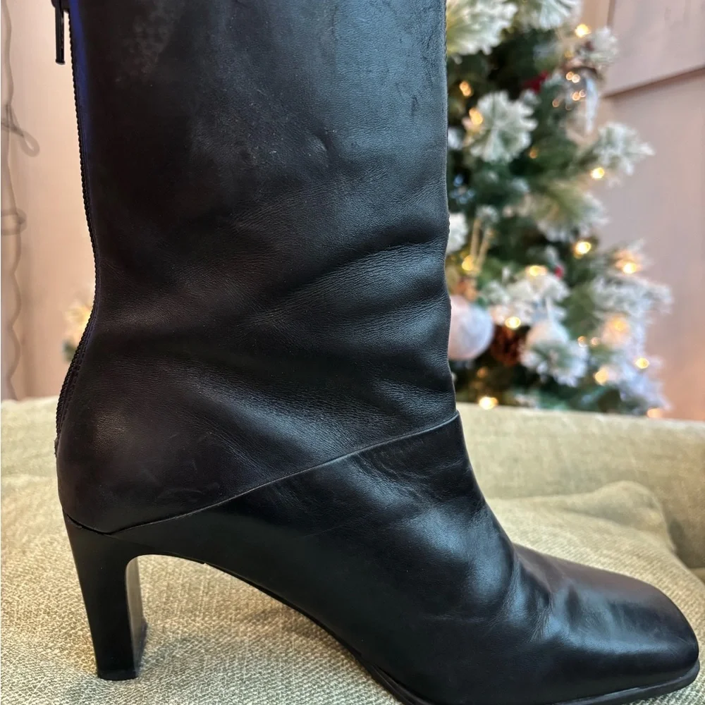 Elegant Black Leather Women's Boots - Picture 3 of 7